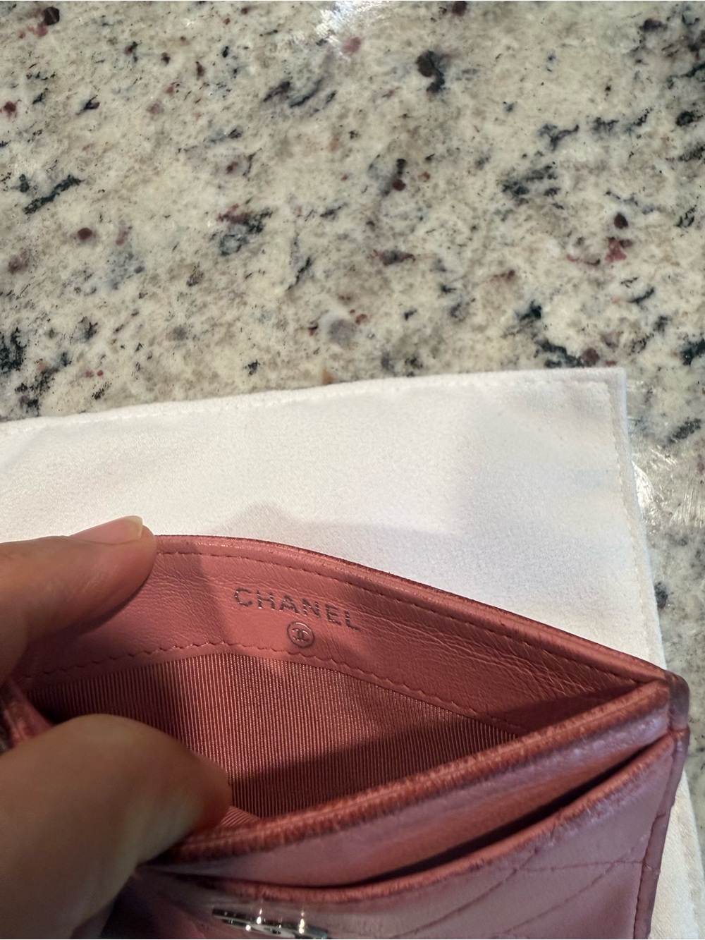CHANEL Quilted Card Holder in Rose Pink - Picture 5 of 6